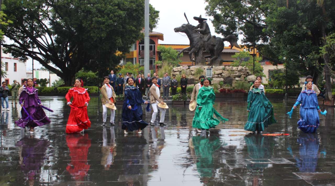 Encabeza titular de Administración y Finanzas ceremonia cívica por el 216 aniversario de la Independencia en Morelos