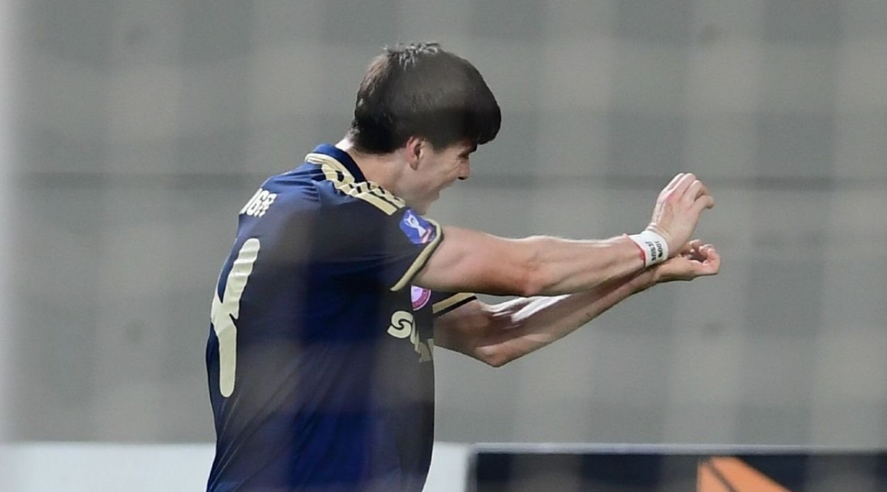 Armando González se estrenó como goleador con el Olympiacos y marcó su primer tanto en el futbol europeo