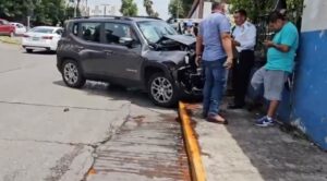 Carambola en avenida Vicente Guerrero Cuernavaca: Choque múltiple deja cuatro personas heridas