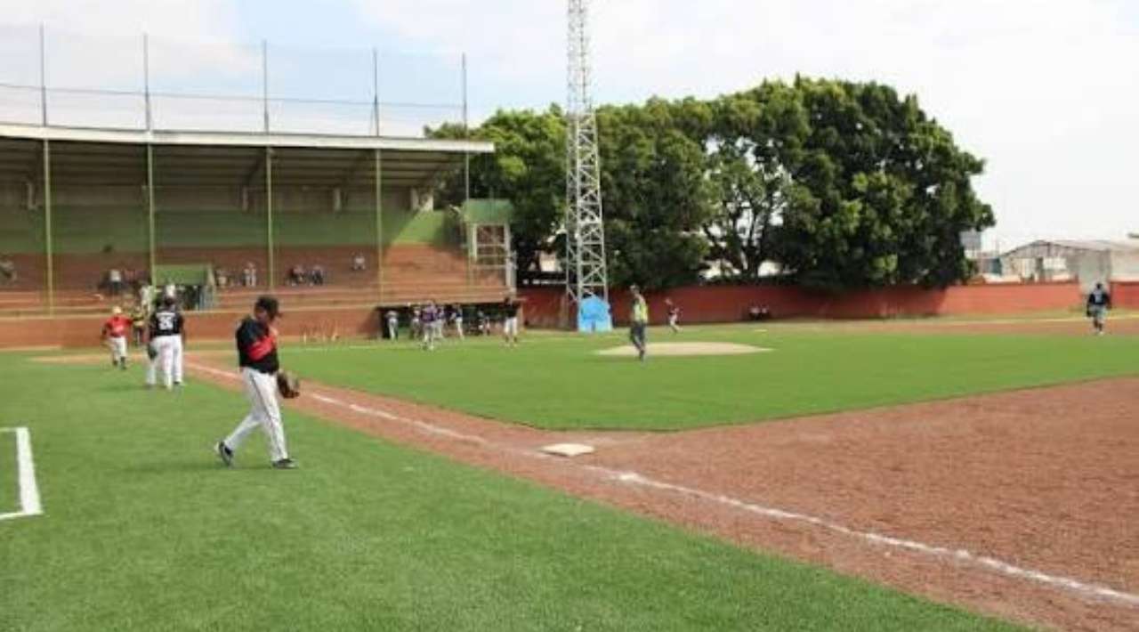 Leones y Sultanes toman ventaja en las semifinales de béisbol de Cuernavaca