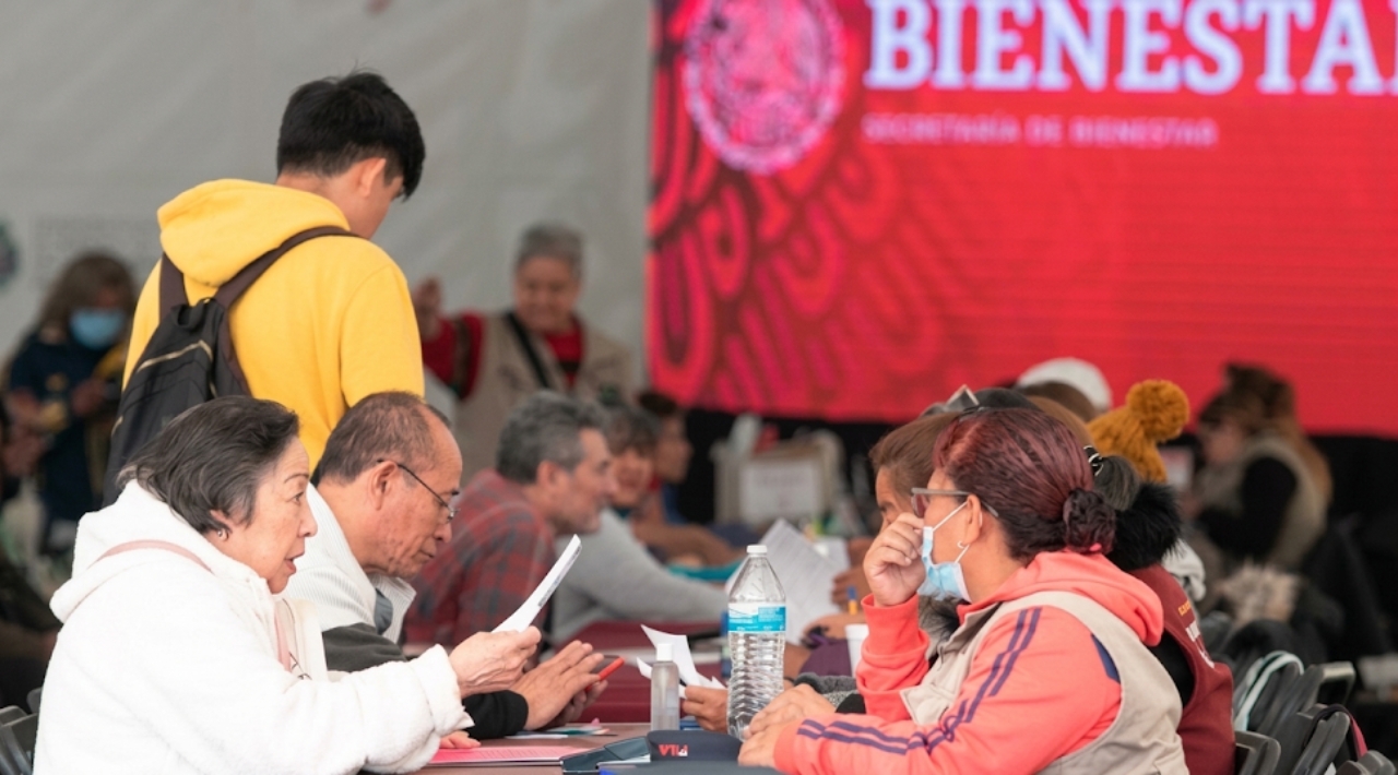 Paquete Económico 2027 prevé crecimiento superior al 2% y más de un billón para programas del Bienestar