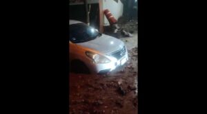 Obra inconclusa provoca inundaciones y daños en más de 100 viviendas