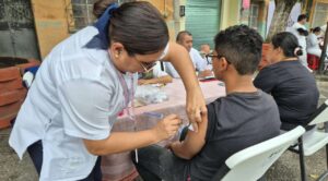 Brindan servicios de salud del Plan Cuautla en Cuautlixco a más de un centenar de personas
