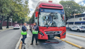 Choque de dos unidades del Metrobús en Iztacalco deja 27 lesionados
