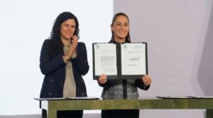 Sheinbaum firma reforma que limita la doble nacionalidad para candidatos a partir de 2028