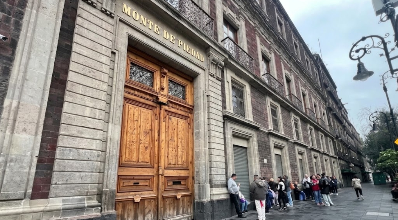 Nacional Monte de Piedad reanuda operaciones tras 370 días de huelga