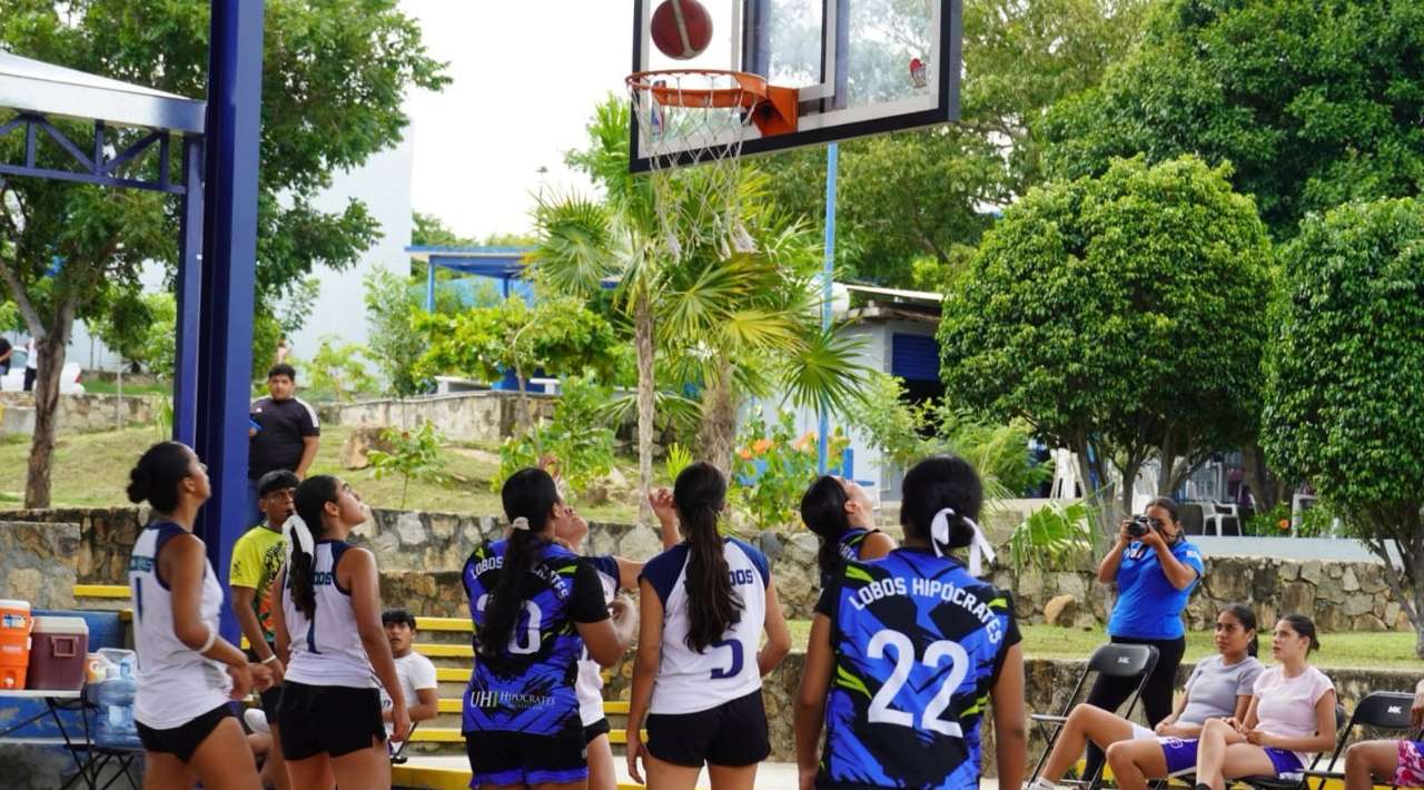 Basquetbol de la UAEM en Acapulco: Selecciones conquistan campeonato y subcampeonato