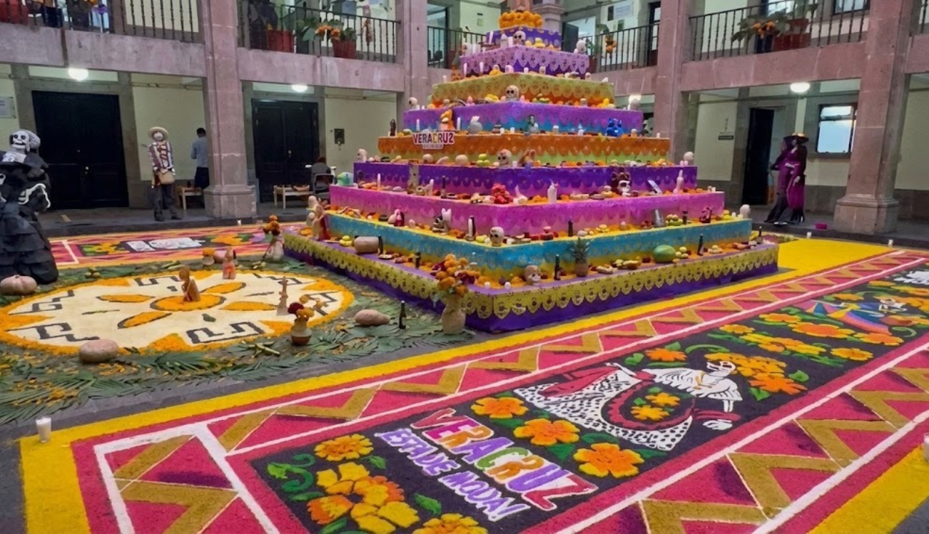 Palacio de Gobierno de Morelos exhibe ofrendas por el Día de Muertos