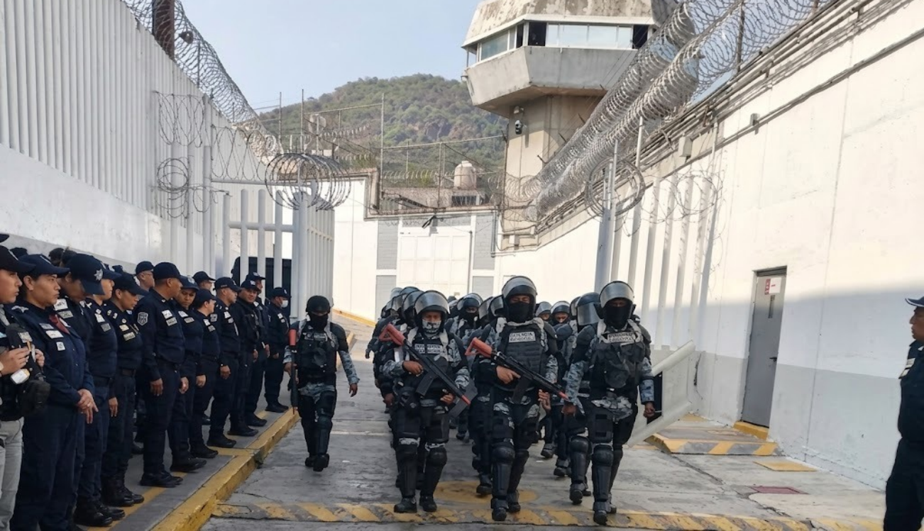 Guardia Nacional realiza operativo en penal de Barrientos; asegura drogas y memorias USB