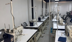 Cooperativa de Morelos confeccionará uniformes para personal de limpieza del Gobierno Federal