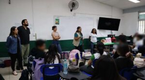 Orientan a 120 estudiantes sobre prevención del embarazo adolescente en Morelos