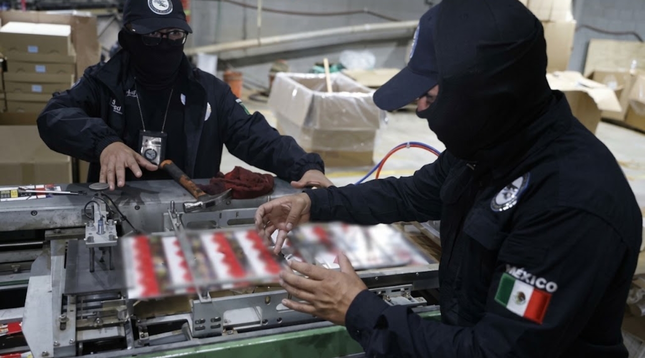 Desmantelan fábrica de cigarros apócrifos en Huixquilucan; aseguran 60 toneladas