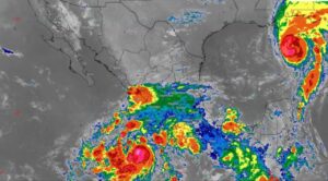 Huracán Simón amenaza Jalisco y Colima; podría impactar como categoría 3 o 4