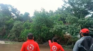 Vigila Protección Civil de Amacuzac río Salado por lluvias en Guerrero