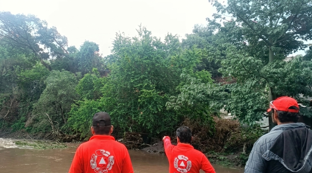 Vigila Protección Civil de Amacuzac río Salado por lluvias en Guerrero