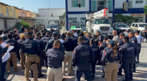 Policías de Xochitepec paran labores; exigen aumento salarial y servicios médicos