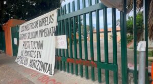 Docentes que mantienen tomado IEBEM,  se reunirán con autoridades por el USICAMM
