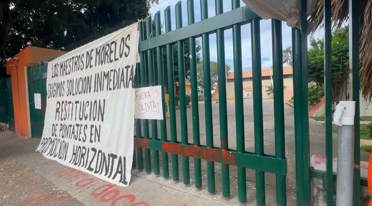 Docentes que mantienen tomado IEBEM,  se reunirán con autoridades por el USICAMM