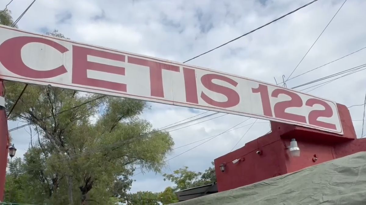 Retoman clases en el Cetis 122 de Xoxocotla tras 3 días de que las instalaciones fueron tomadas.